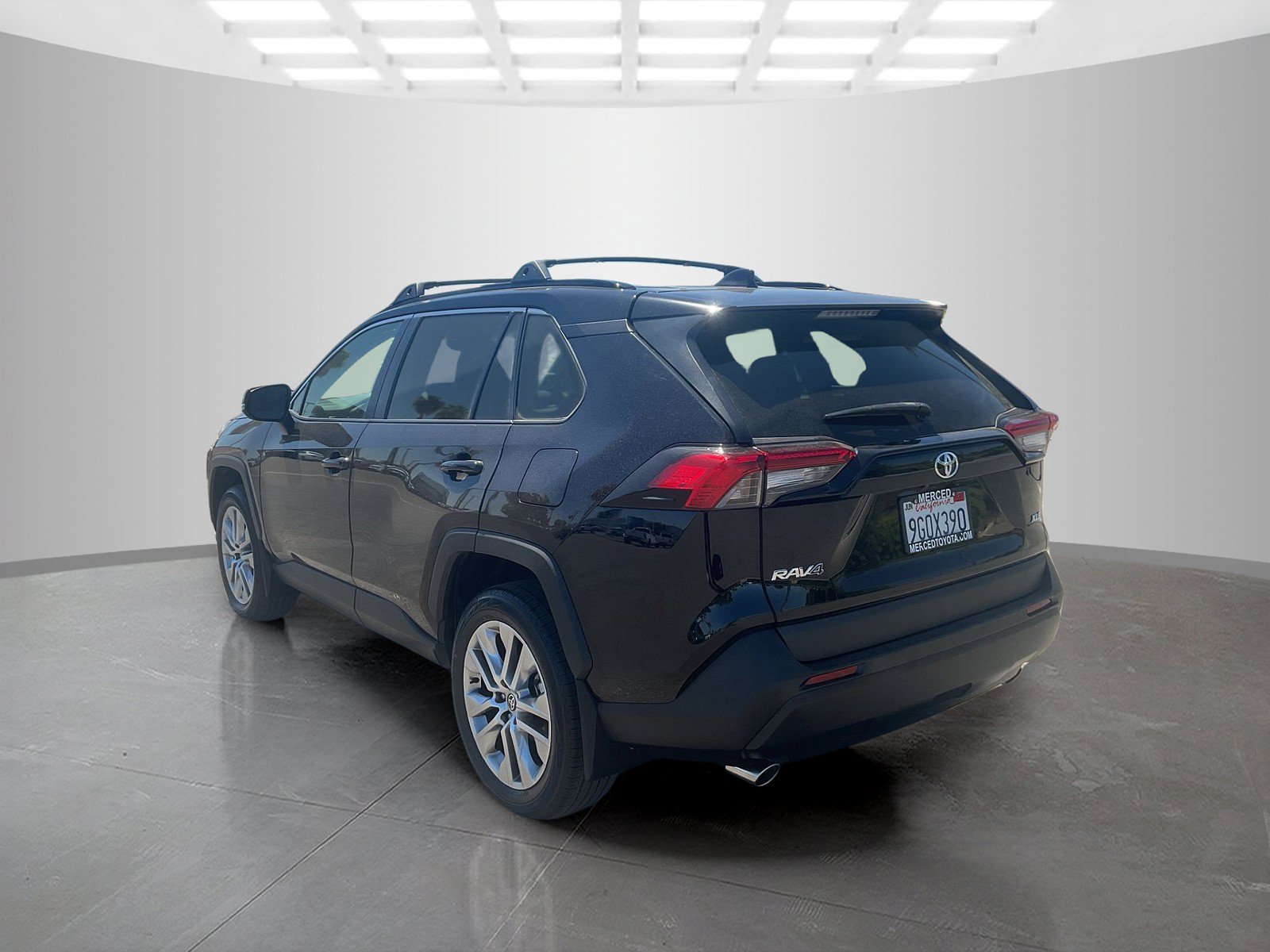 Certified Used 2023 Midnight Black Metallic Toyota XLE Premium image 3
