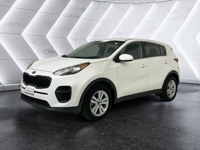 Used 2018 White Kia LX image 3