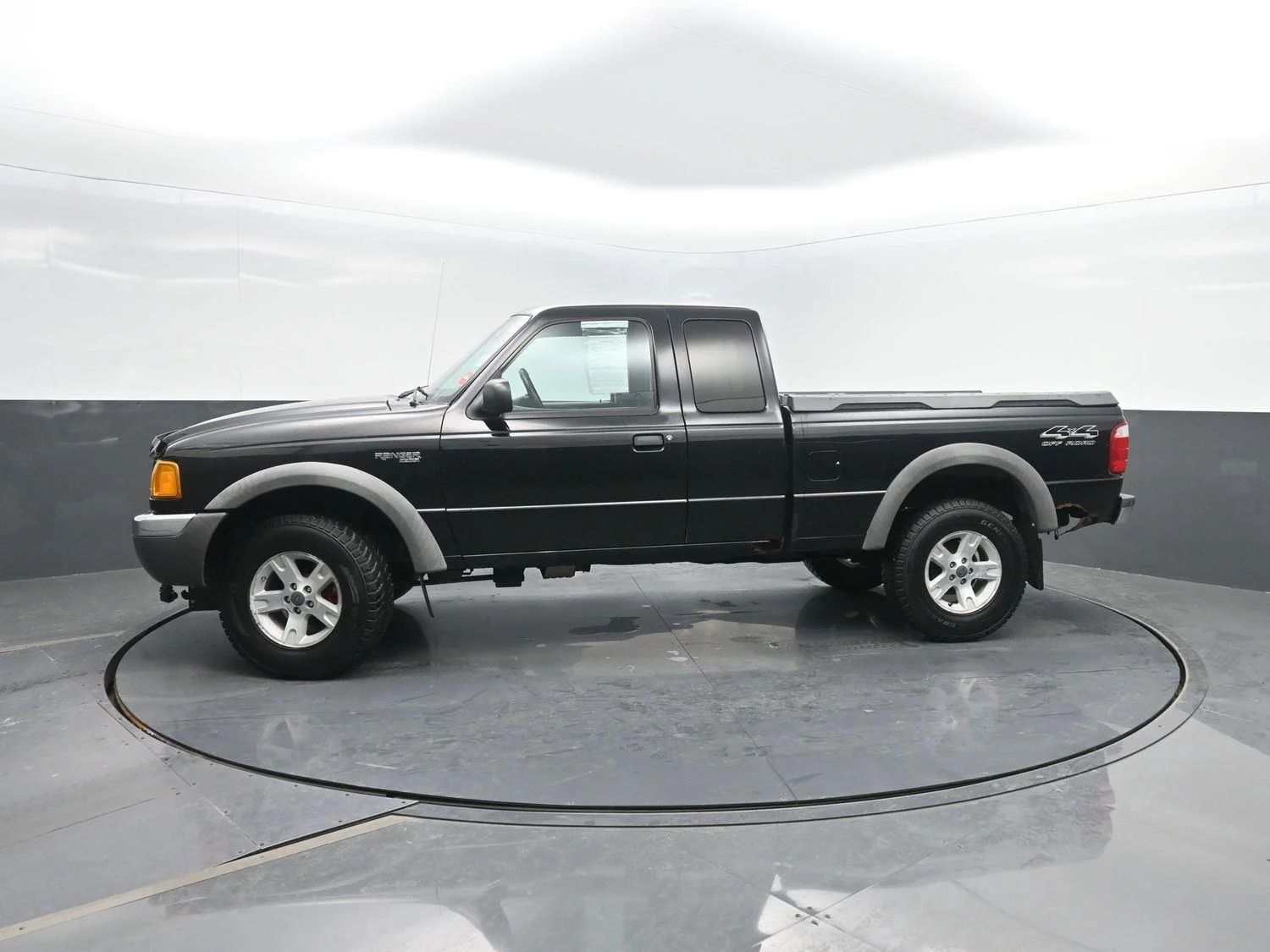 Used 2002  FORD  image 29