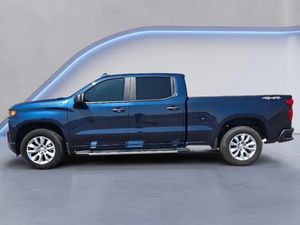 Used 2019 Northsky Blue Metallic Chevrolet Custom image 2