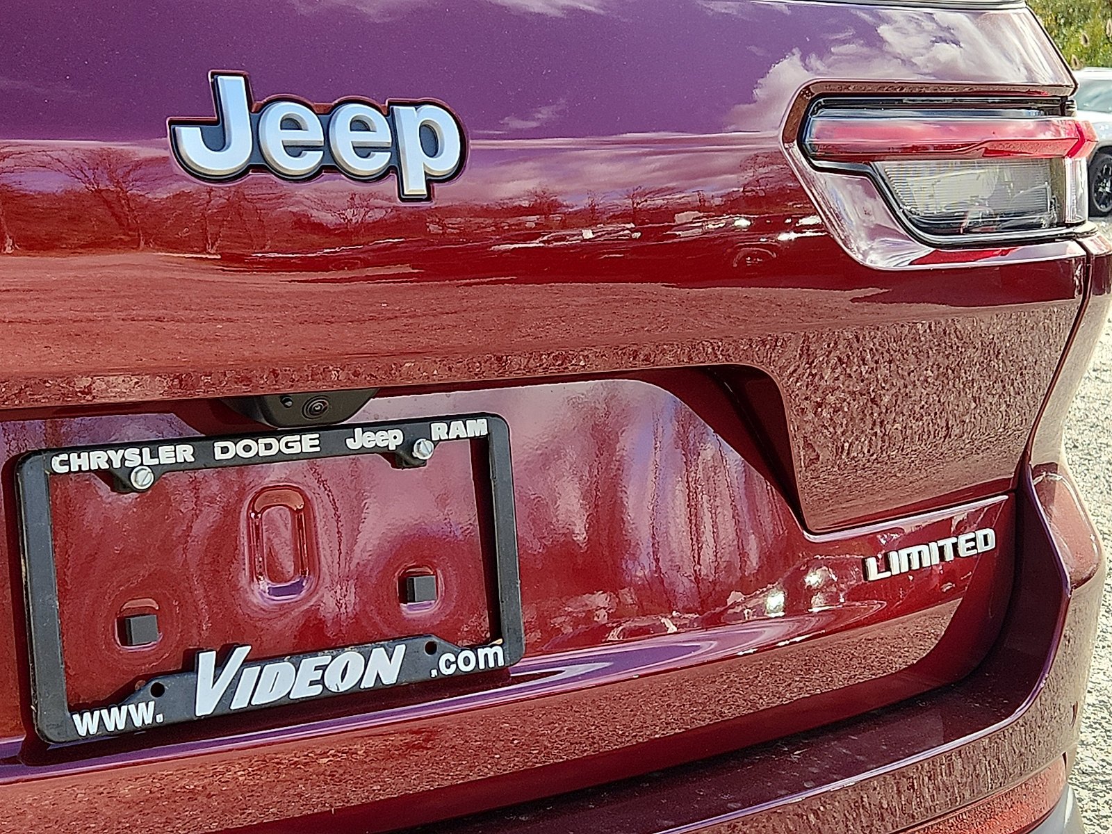 New 2025 Velvet Red Pearl-Coat Exterior Paint Jeep Limited image 19