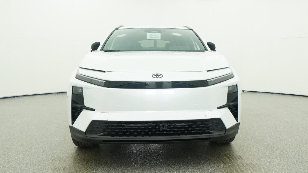 New 2026 Wind Chill Pearl Toyota XSE image 32