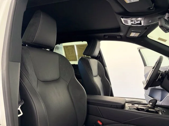 Used 2025 White Lexus 350h Luxury image 51