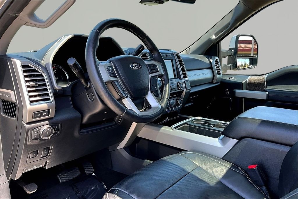 Used 2017 Silver Ford Lariat image 19