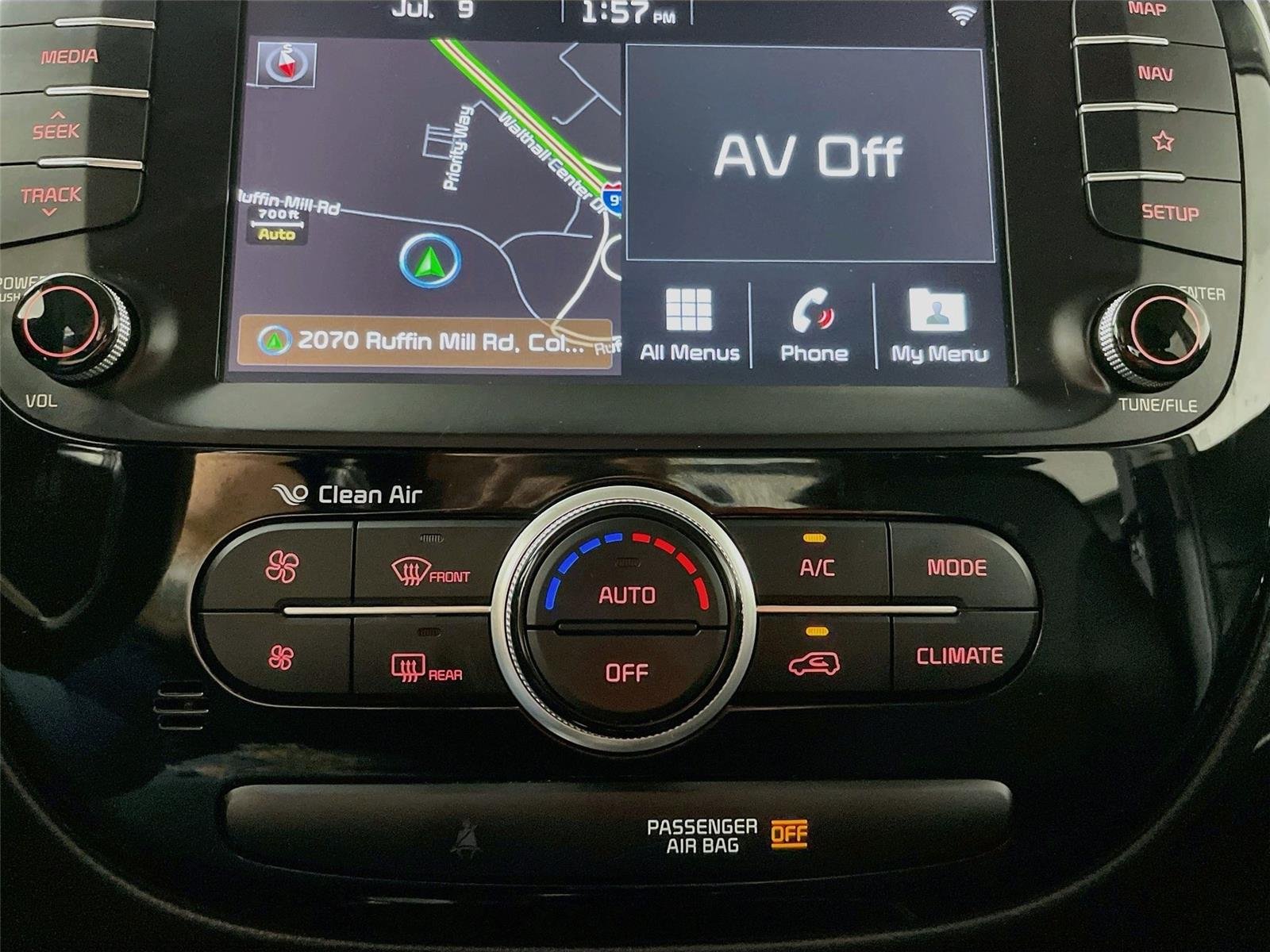 Used 2018 Titanium Gray Kia + image 17