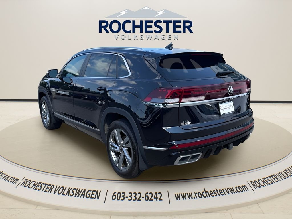 Used 2024 Deep Black Pearl Volkswagen 2.0T SEL R-Line image 4