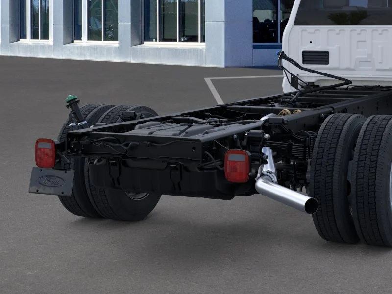 New 2026 Oxford White Ford F-450® XL image 43