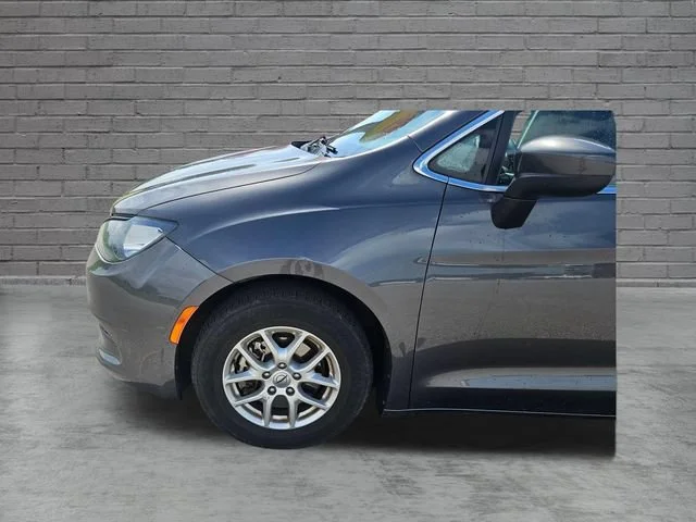 Used 2023 Gray Chrysler LX image 28