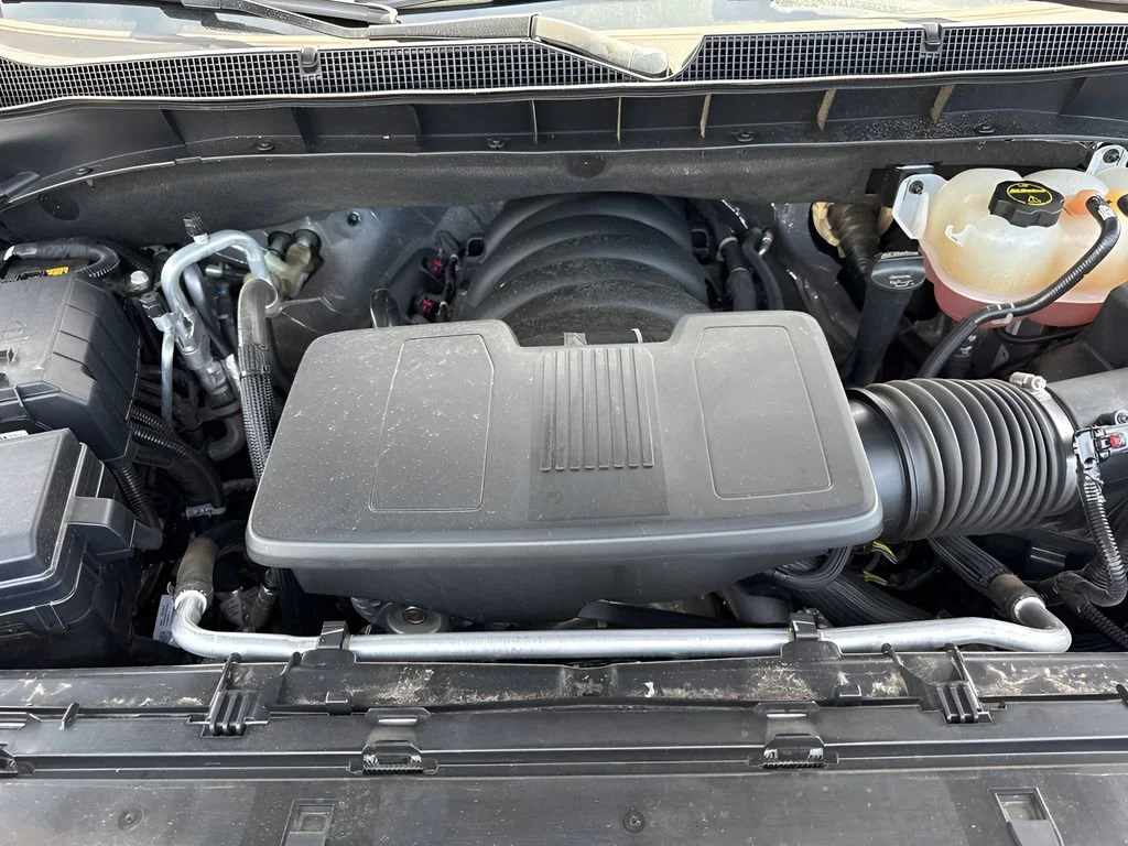 Used 2025 Black Chevrolet Z71 image 34