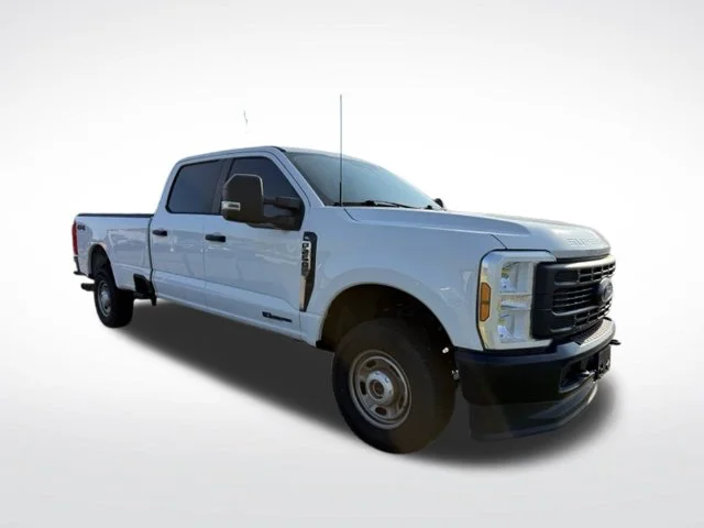 Used 2024 White Ford XL image 3