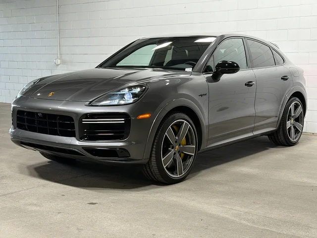 2023 Porsche Cayenne Turbo S E-Hybrid