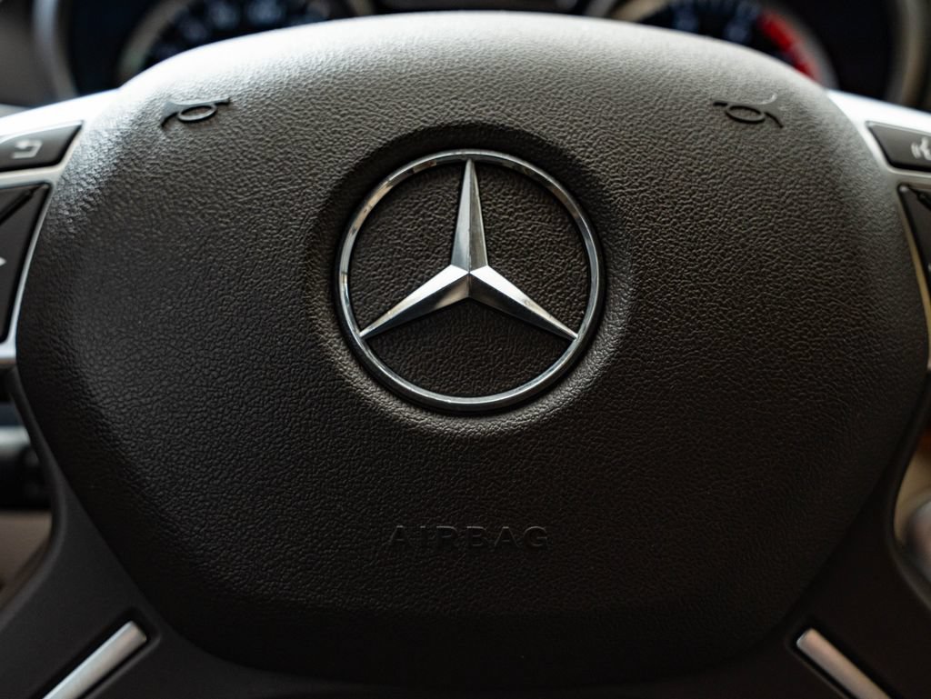 Used 2016 Polar White Mercedes-Benz GL 450 image 32