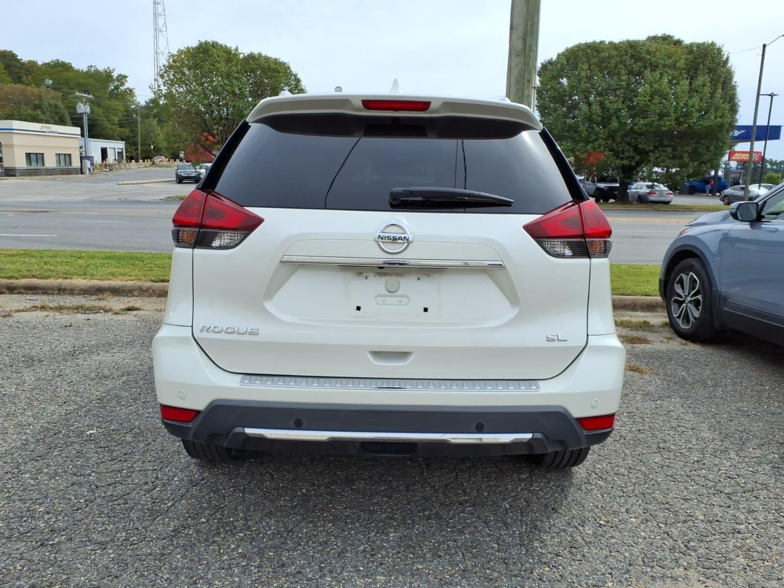 Used 2020 Pearl White Tricoat Nissan SL image 5