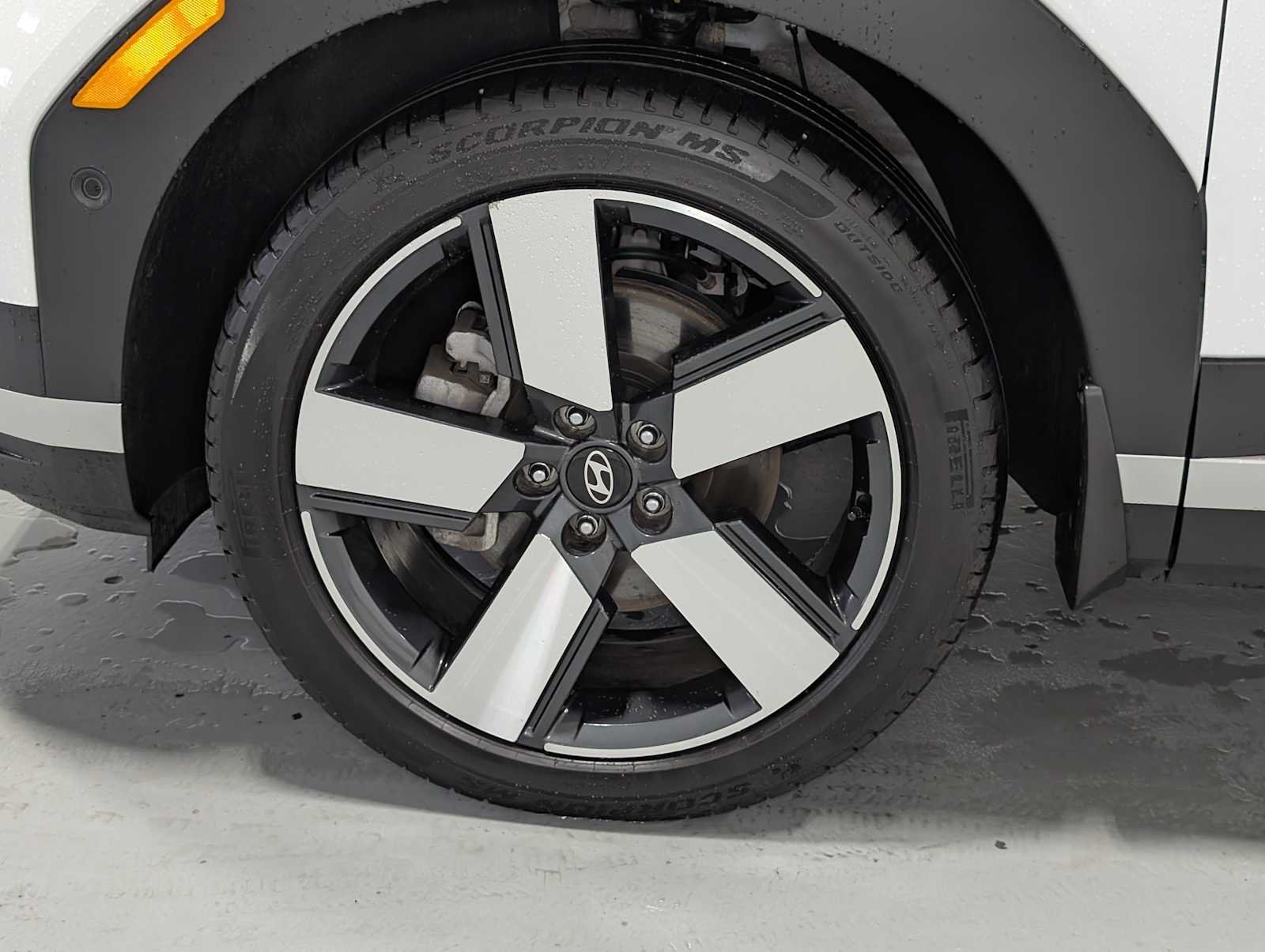 Used 2025 Serenity White Hyundai Limited image 3