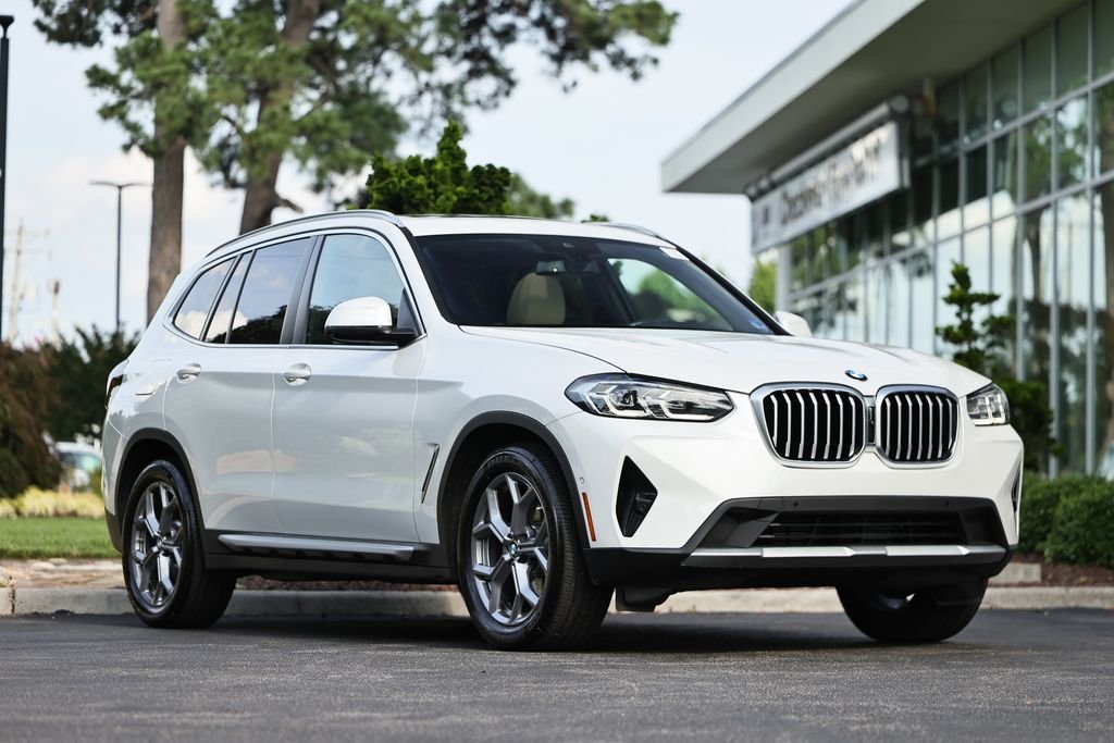 Used 2024 Mineral White Metallic BMW sDrive30i image 1
