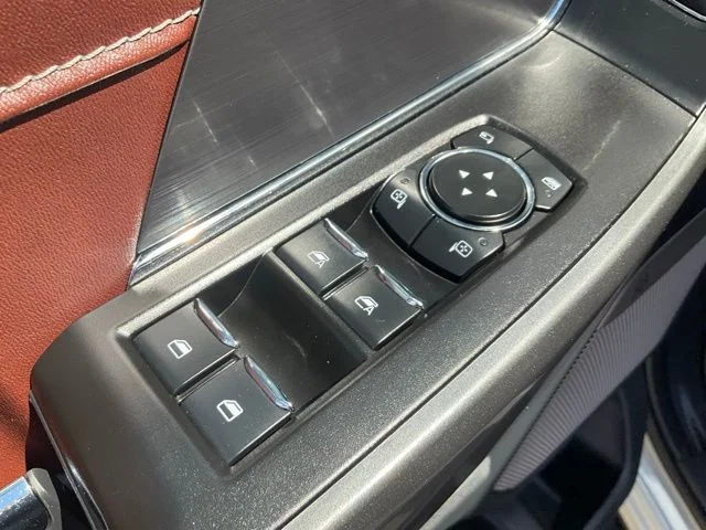Used 2023 White Ford Lariat image 5