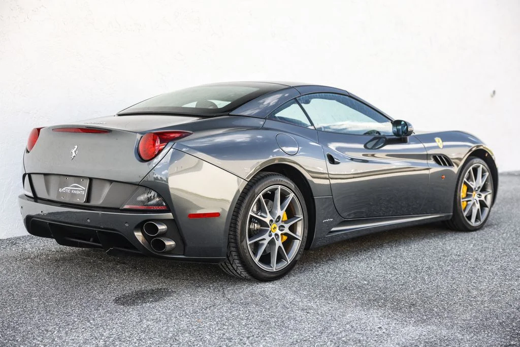 Used 2010 Silver Ferrari Base image 7