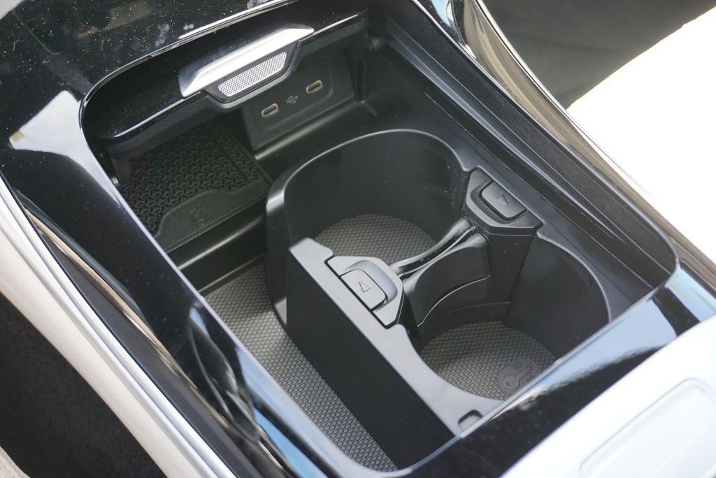 Used 2025 Graphite Gray Metallic Mercedes-Benz C 300 image 39