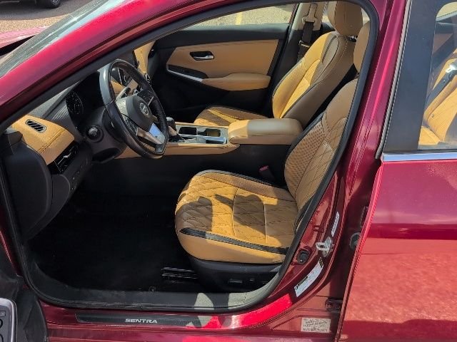 Used 2020 Scarlet Nissan SV image 4