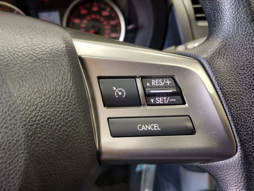Used 2015 White Subaru 2.5i Premium image 25