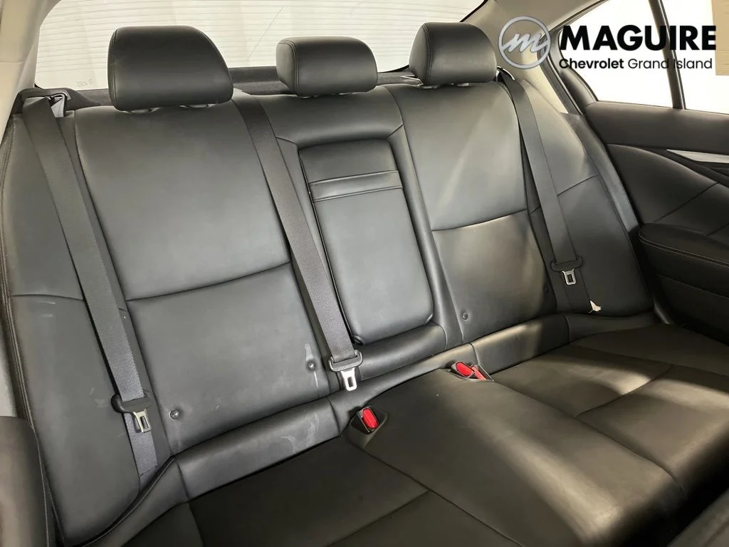Used 2018 White INFINITI 3.0t LUXE image 32