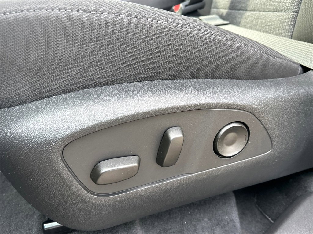 2026 GMC ACADIA - Image 16