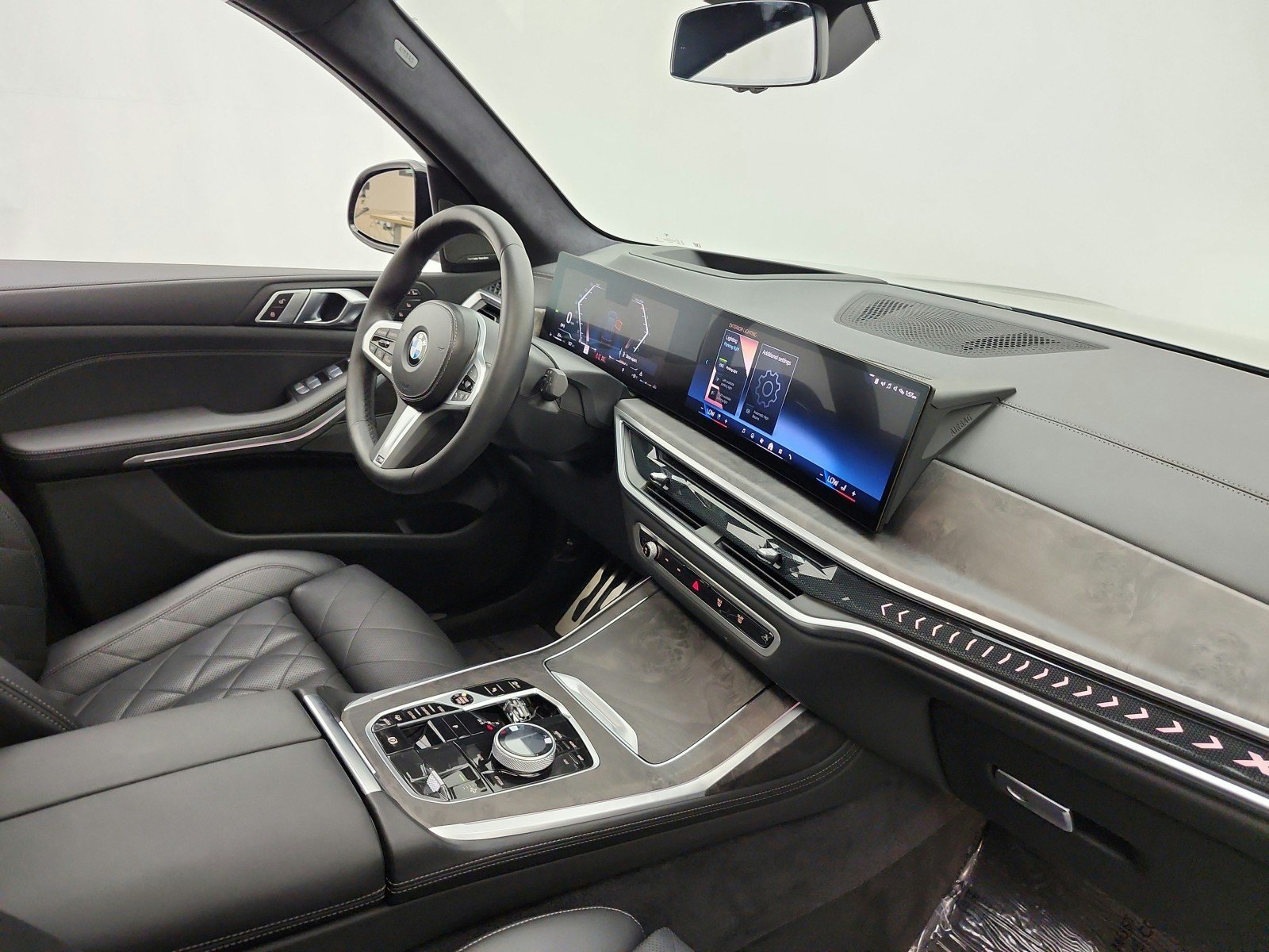 Used 2024 Black Sapphire Metallic BMW xDrive40i Sports Activity Vehicle image 18