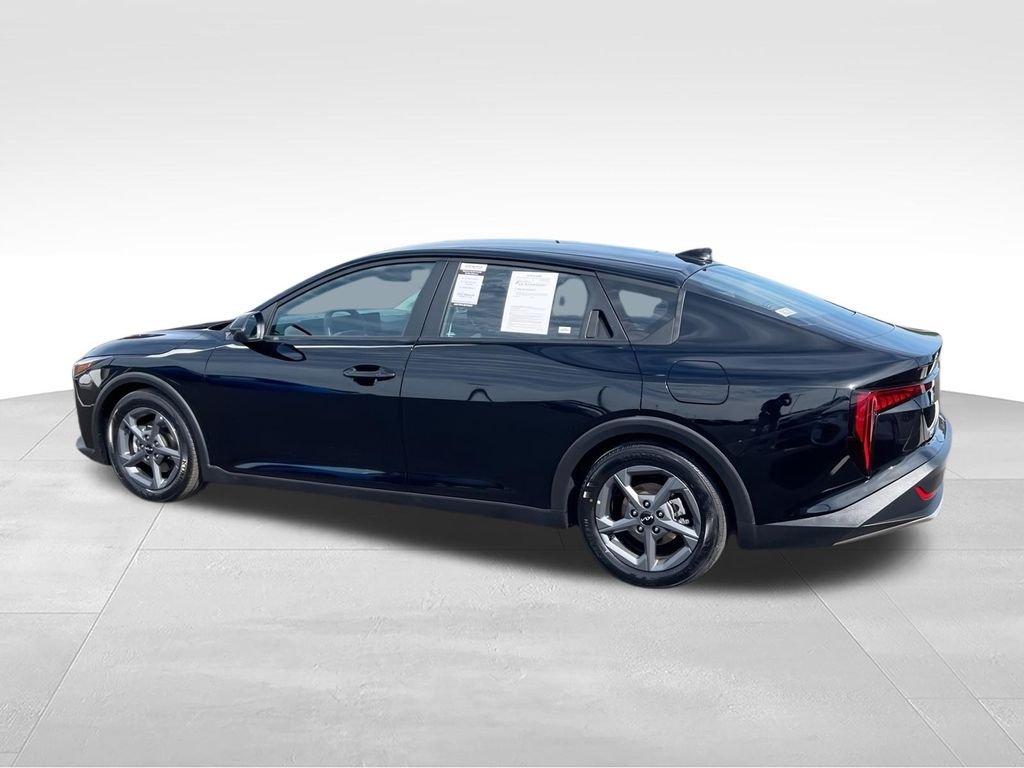 Used 2025 Black Kia LXS image 6