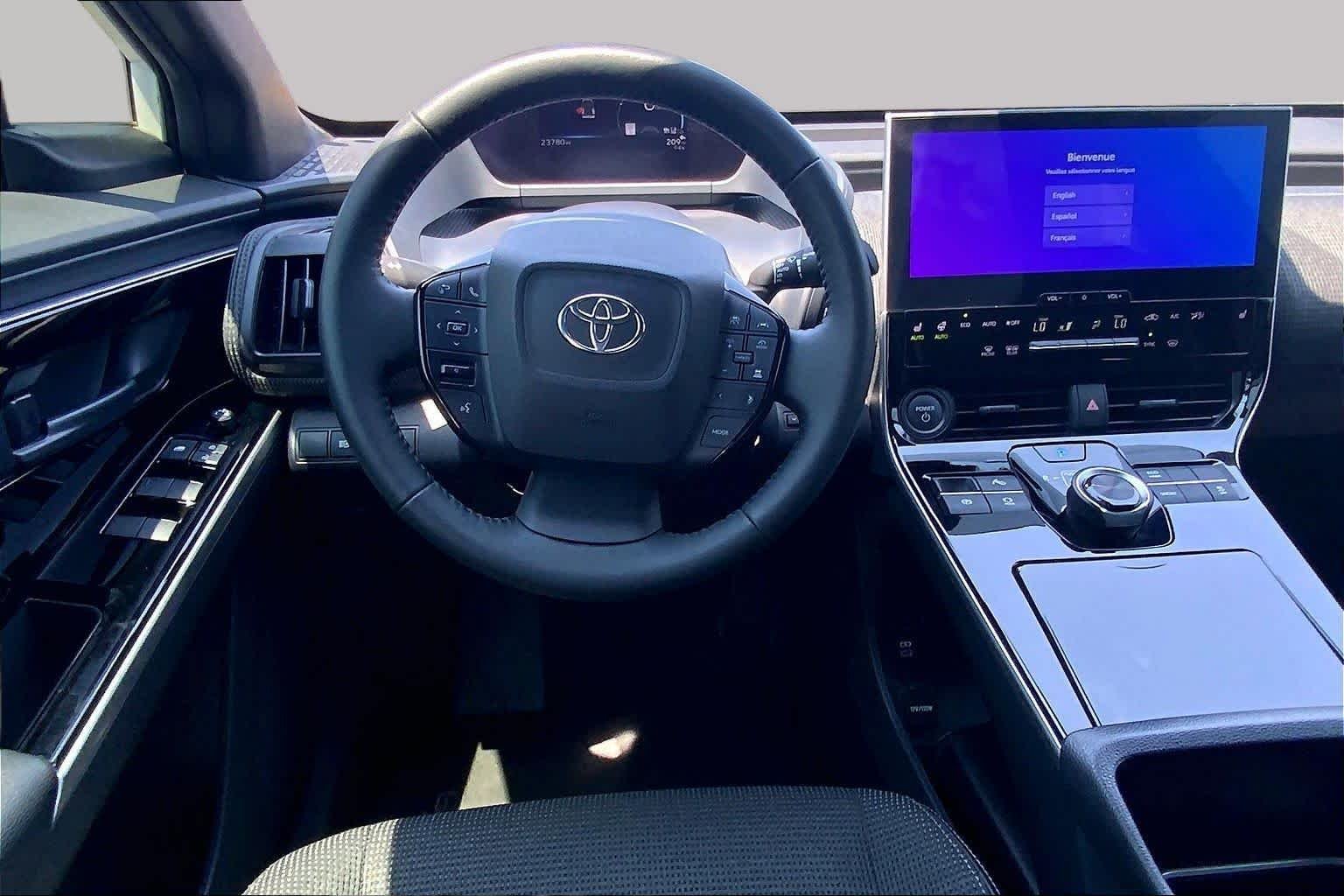 Used 2024 Wind Chill Pearl Toyota XLE image 5