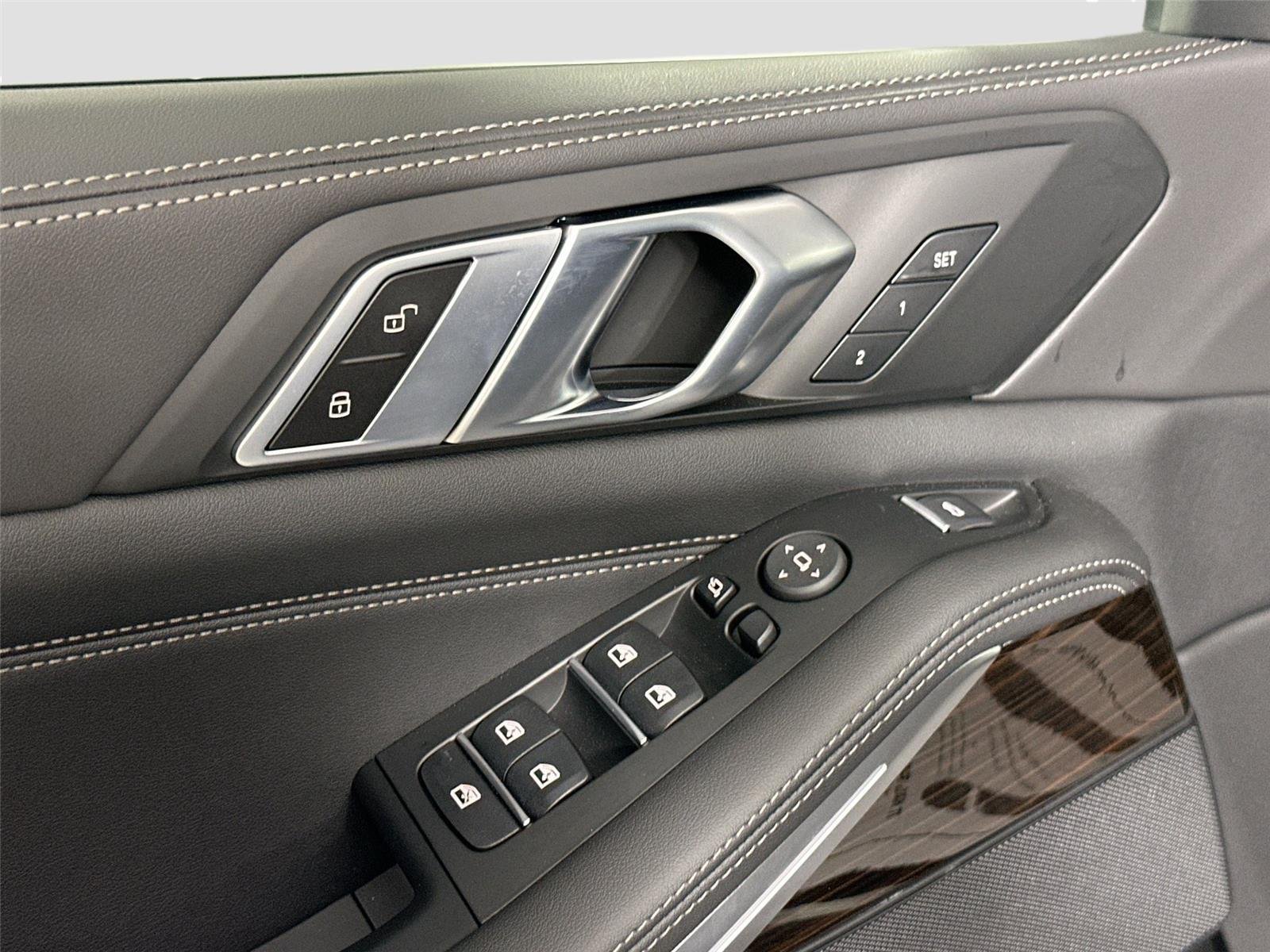 New 2026 Black Sapphire Metallic BMW sDrive40i image 19