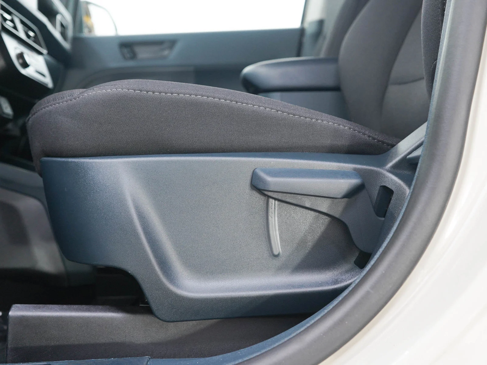 Used 2025 Beige Ford XL image 21