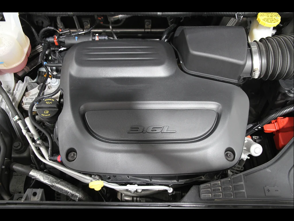 Used 2023 Silver Mist Clear Coat Chrysler LX image 22