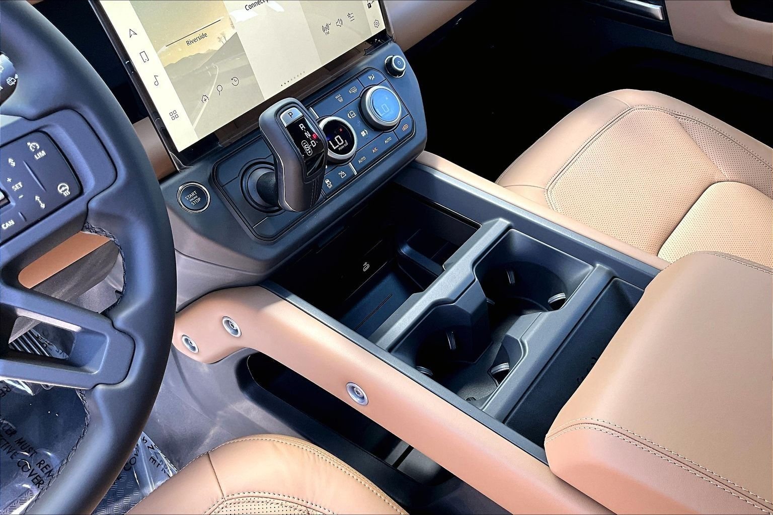 New 2026 Carpathian Grey Land Rover X-Dynamic SE image 8