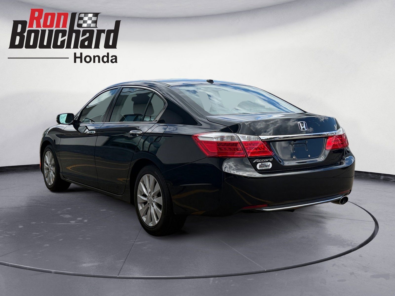 Used 2015 Black Honda EX-L image 4