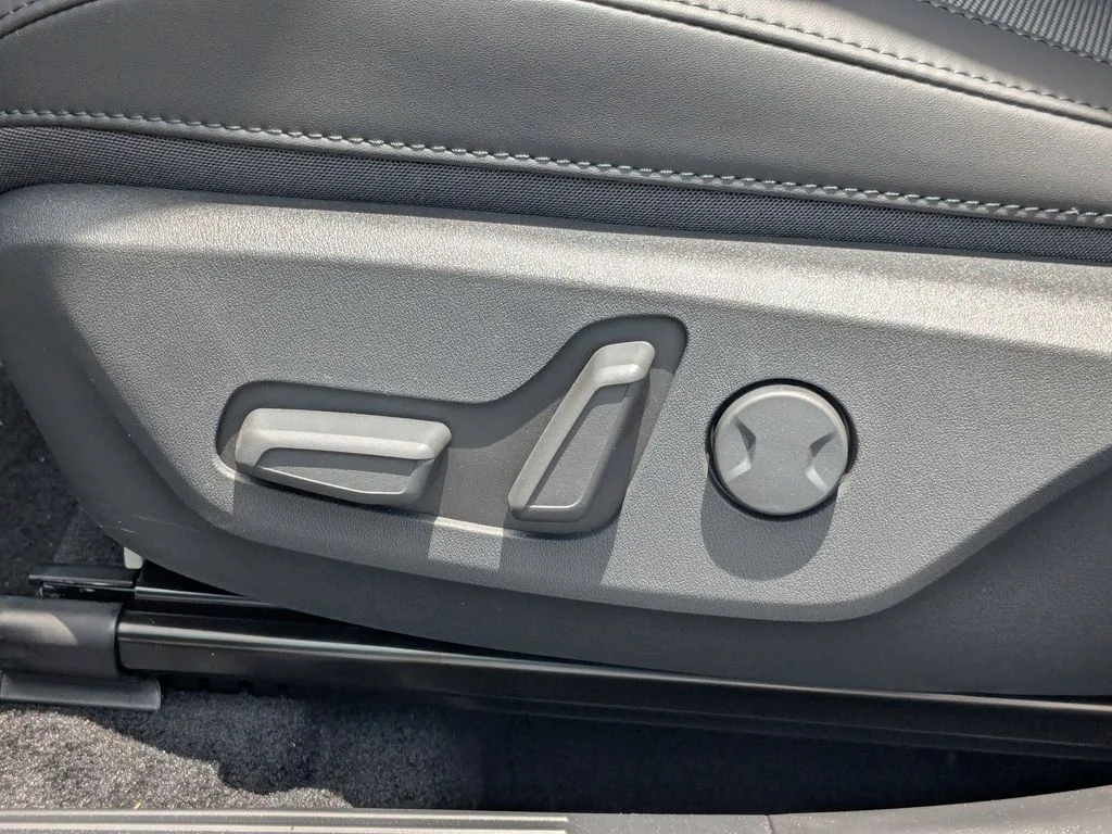 2025 Kia Niro EX Touring - Photo 20