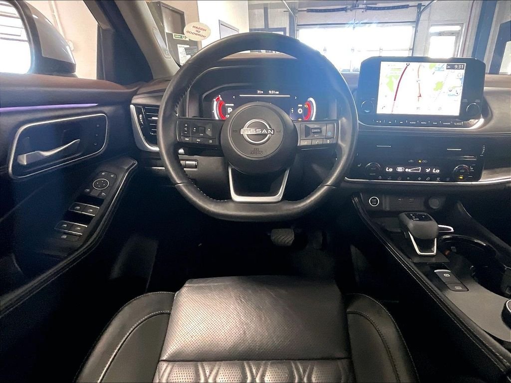 Used 2023 Champagne Silver Metallic Nissan Platinum image 17