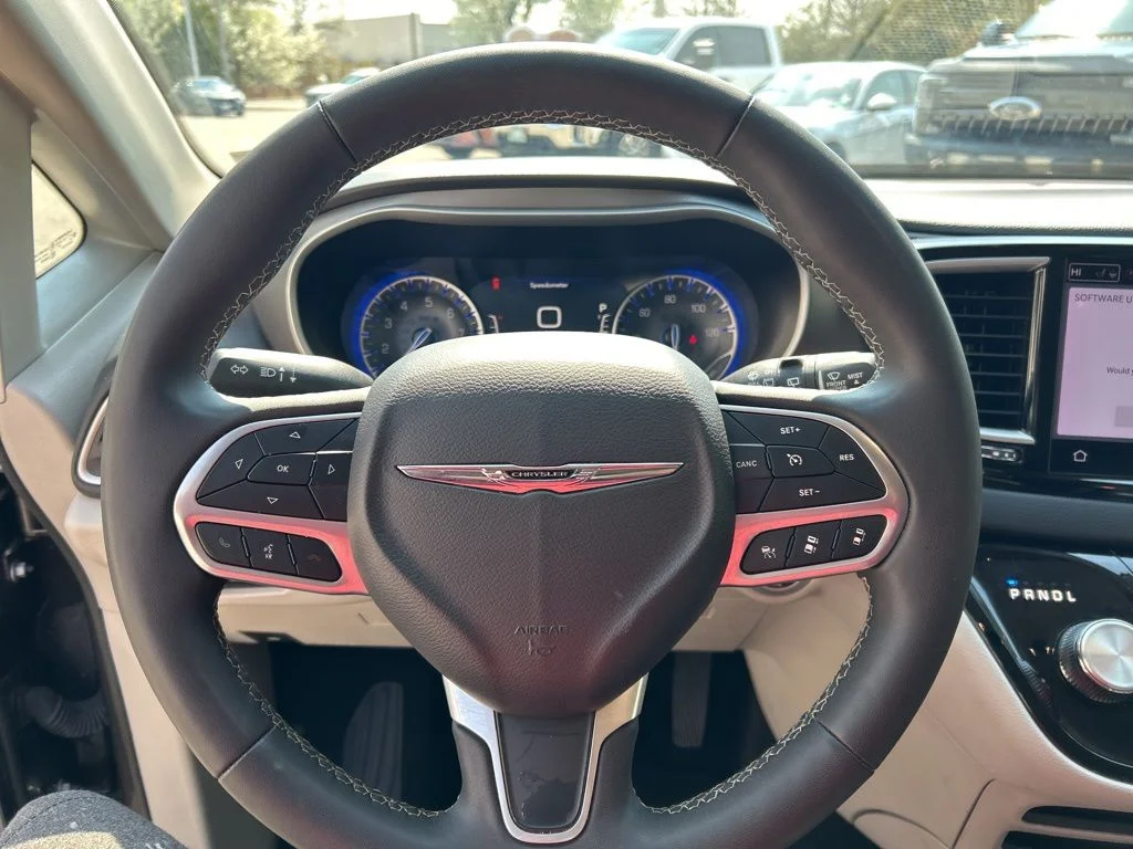 Used 2023 Gray Chrysler Touring L image 12