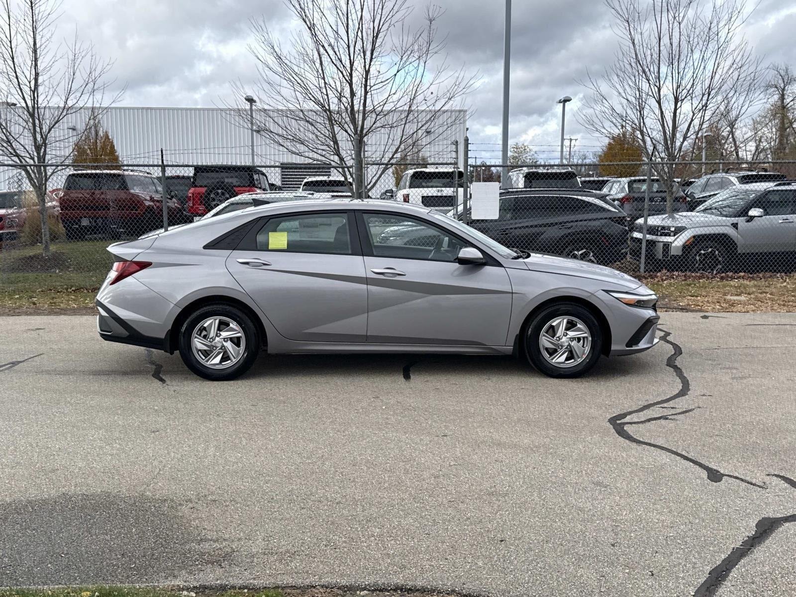 Used 2026 Fluid Metal Hyundai SE image 4
