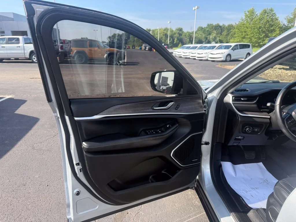 Certified Used 2021 Silver Zynith Jeep Limited image 11