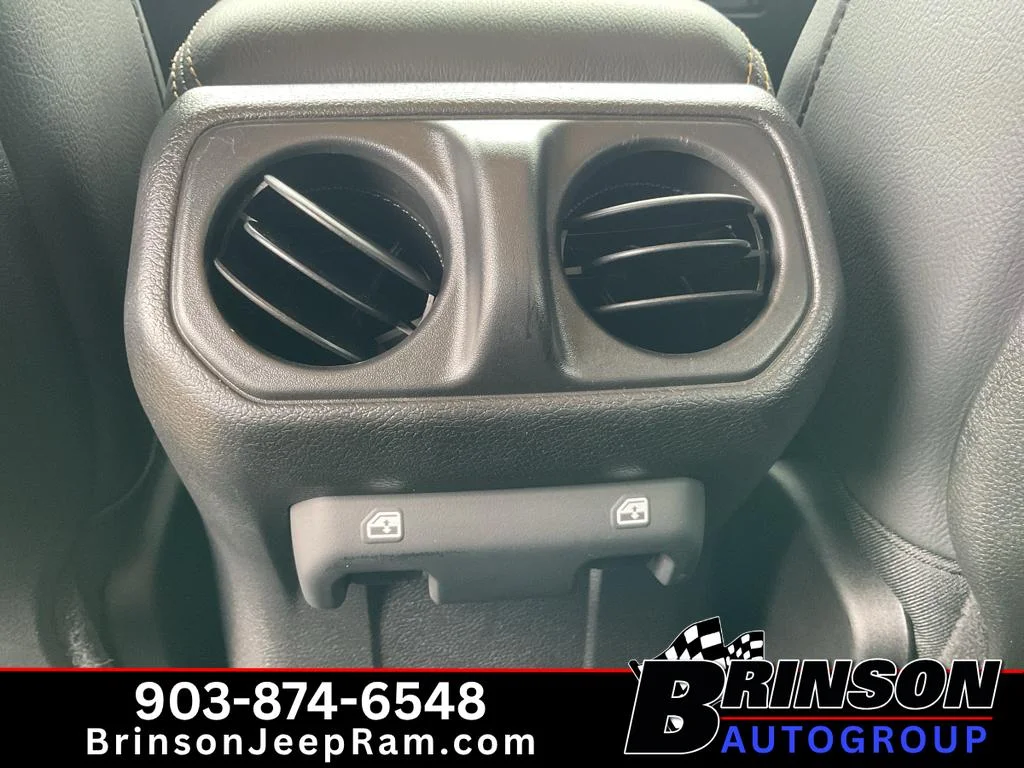 Used 2025 Black Clearcoat Jeep High Tide image 17