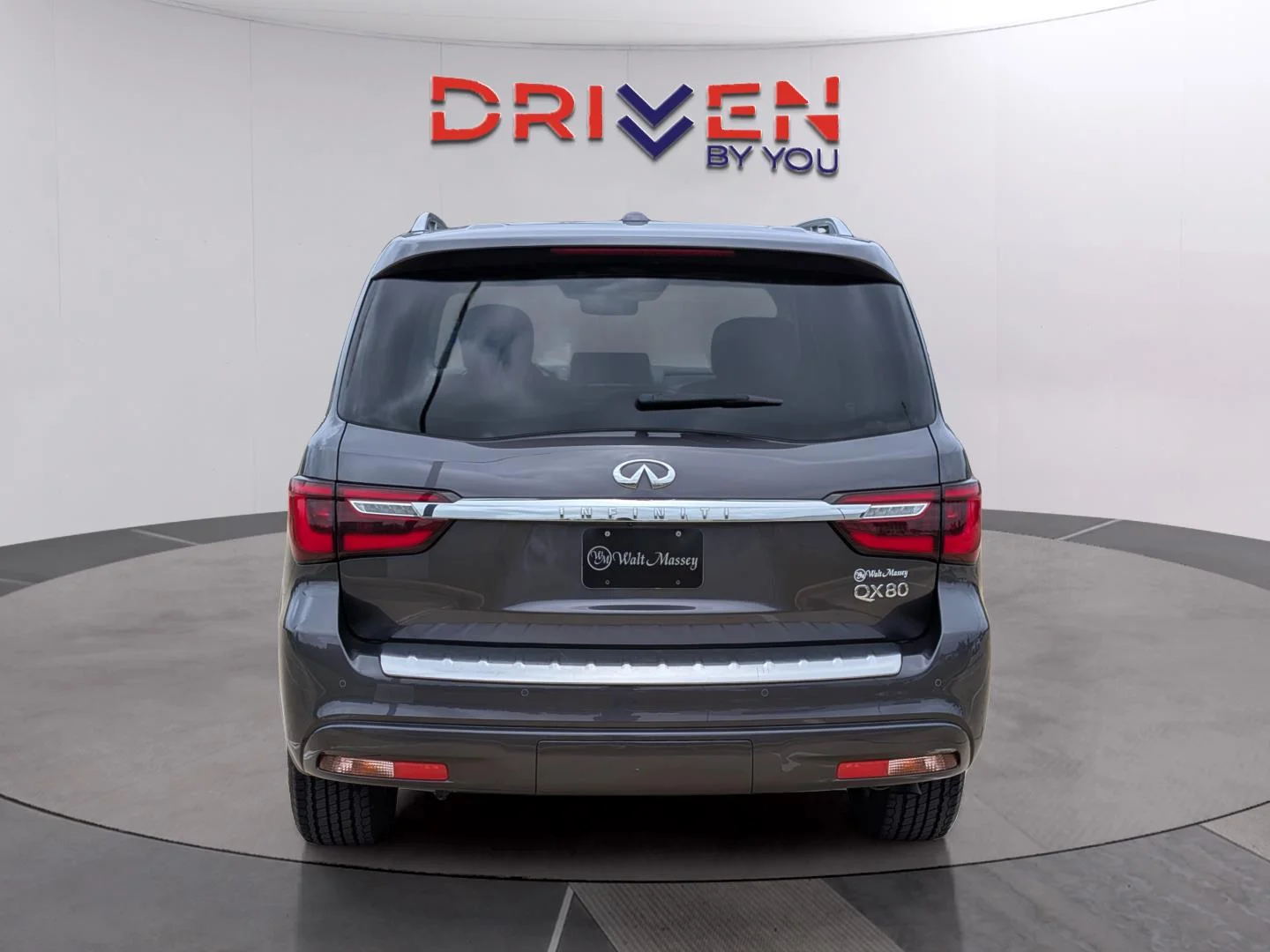 Used 2024 Anthracite Gray INFINITI LUXE image 4