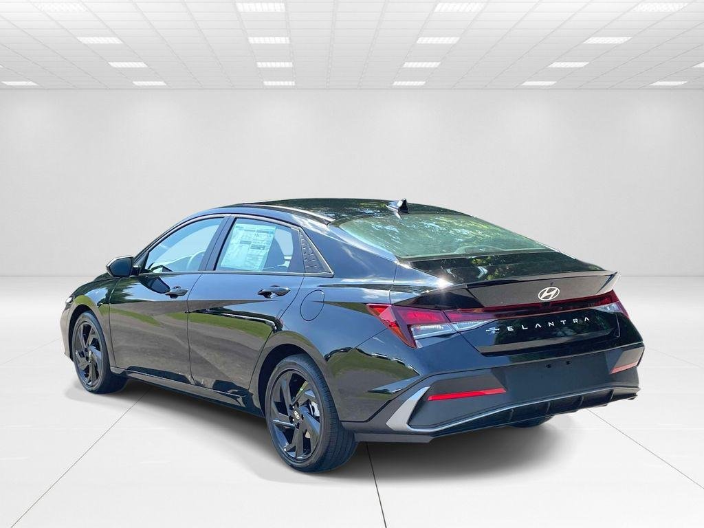 New 2026 Black Hyundai SEL Sport Plus image 4