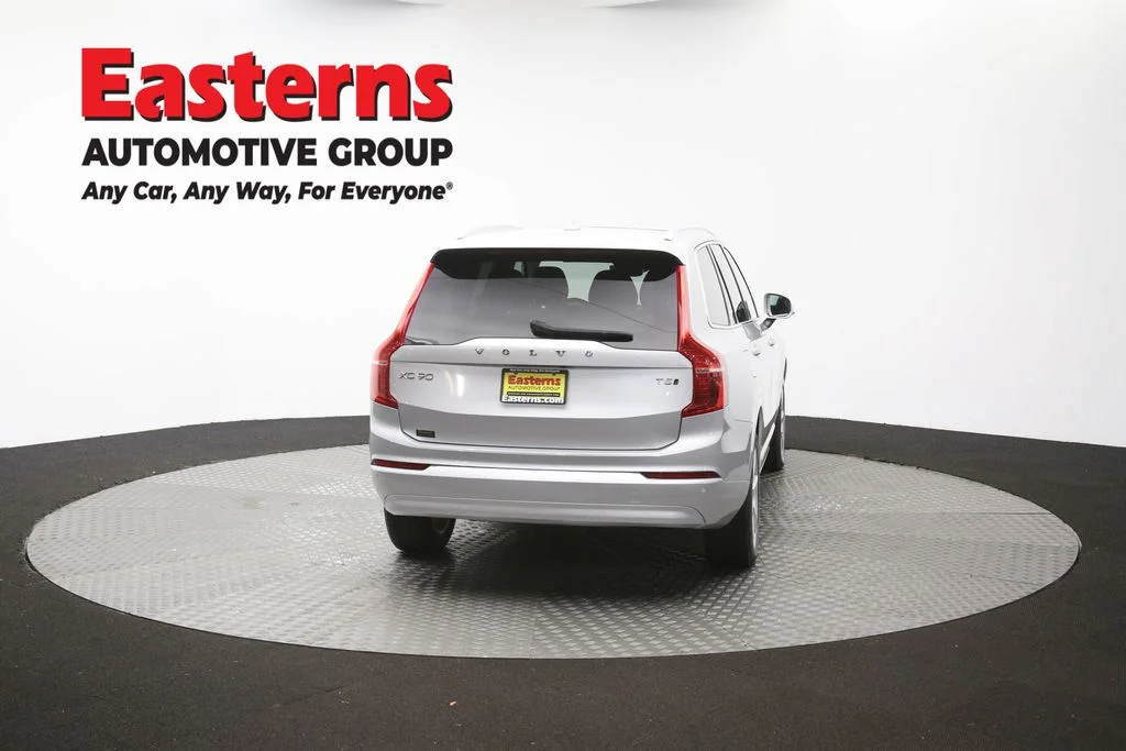 Used 2022 Gray Volvo T5 Momentum image 40