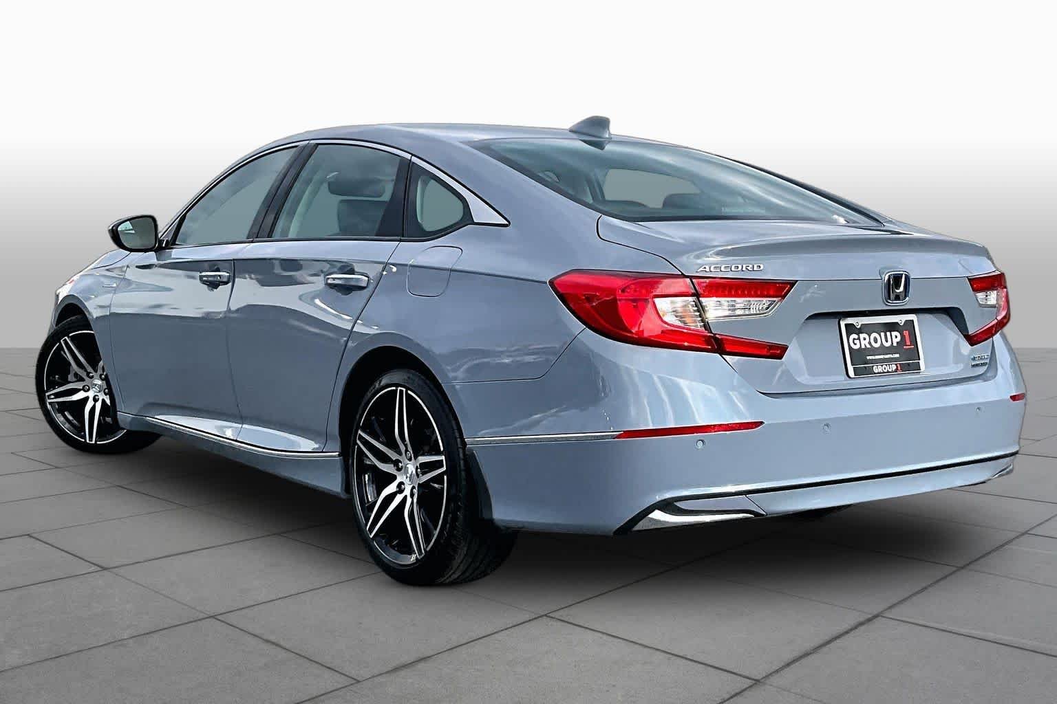 Used 2022 Sonic Gray Pearl Honda Touring image 12