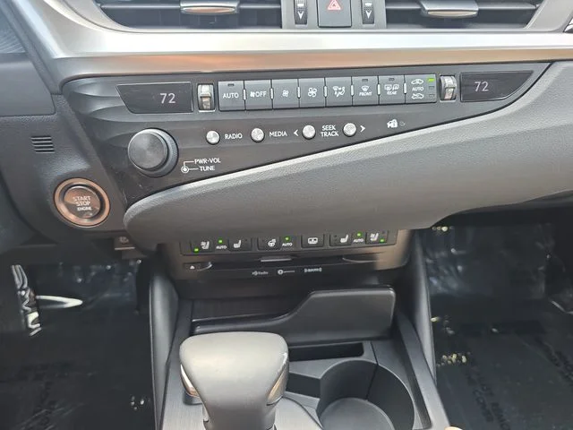 Used 2019 White Pearl Lexus 350 Luxury image 24