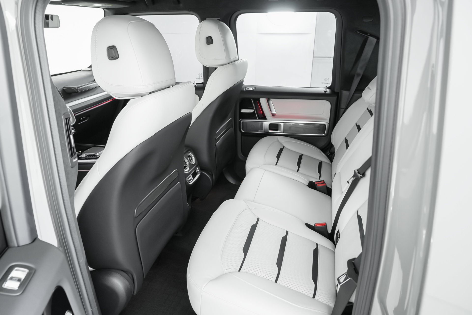 Used 2025  Mercedes-Benz G 63 AMG® image 4