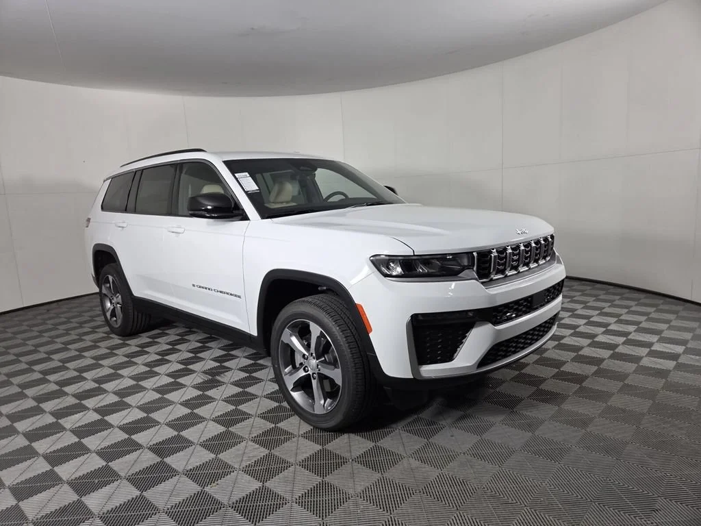 New 2026 Bright White Clear-Coat Exterior Paint Jeep Limited image 2