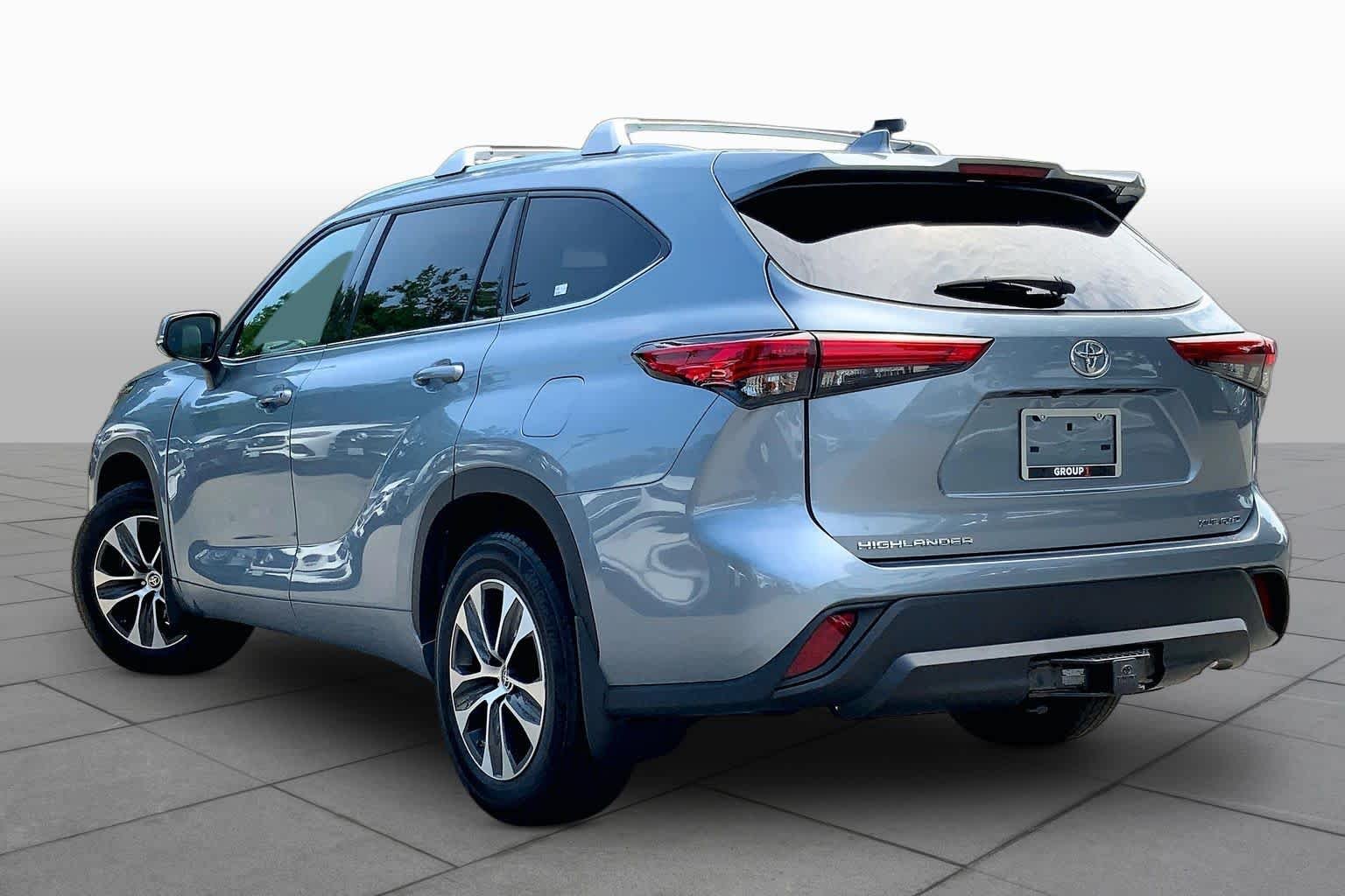 Used 2021 Moon Dust Toyota XLE image 12