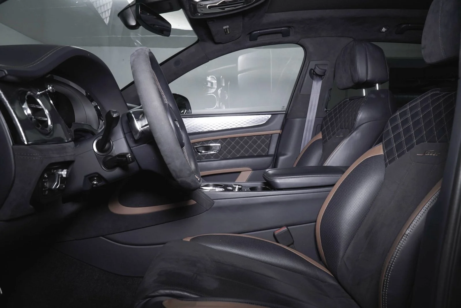 Used 2022  Bentley  image 13
