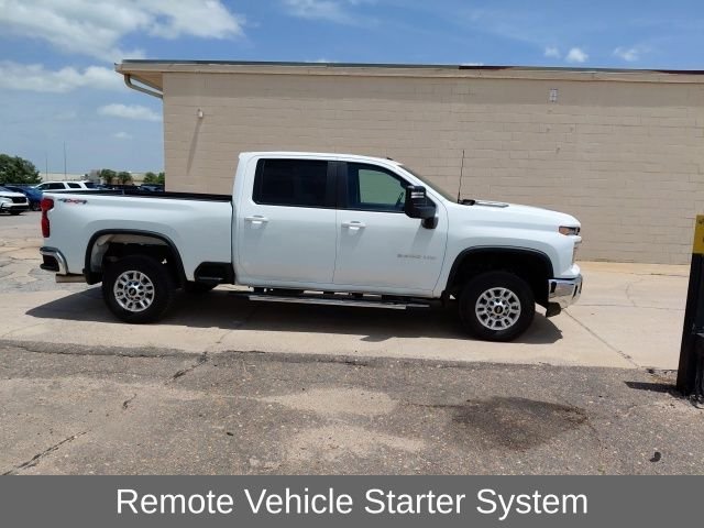 Used 2025 White Chevrolet LT image 3